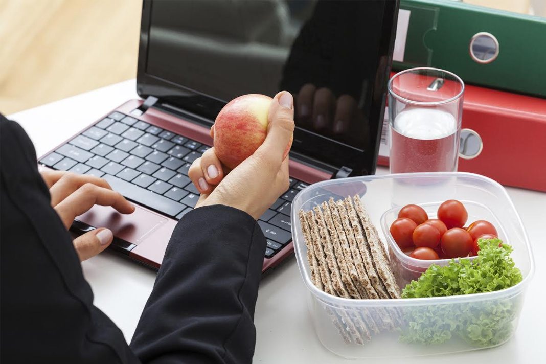 Calisan-kadinlarda-beslenme-onerileri