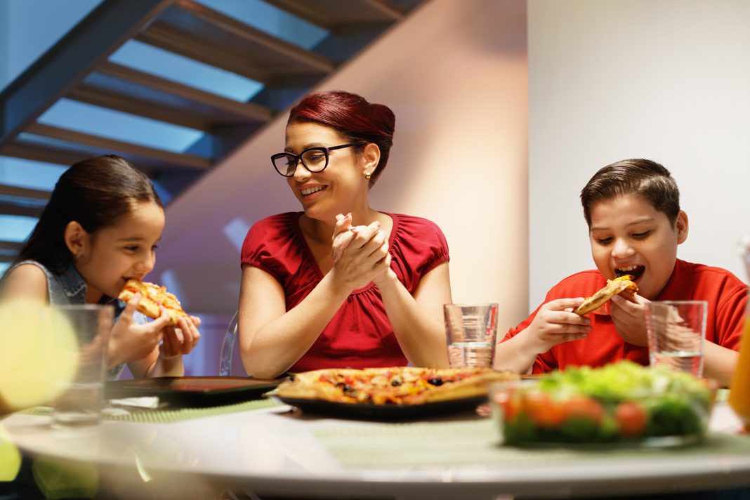 Cocuklara-dogru-beslenmeyi-ogretmek-neden-onemli